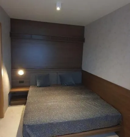 Mr. O Woodside Appartement